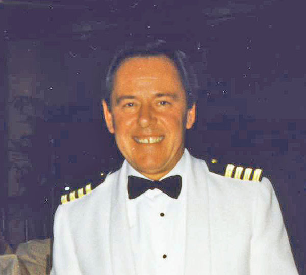 QE2 100th voyage, Captain Ron Bolton