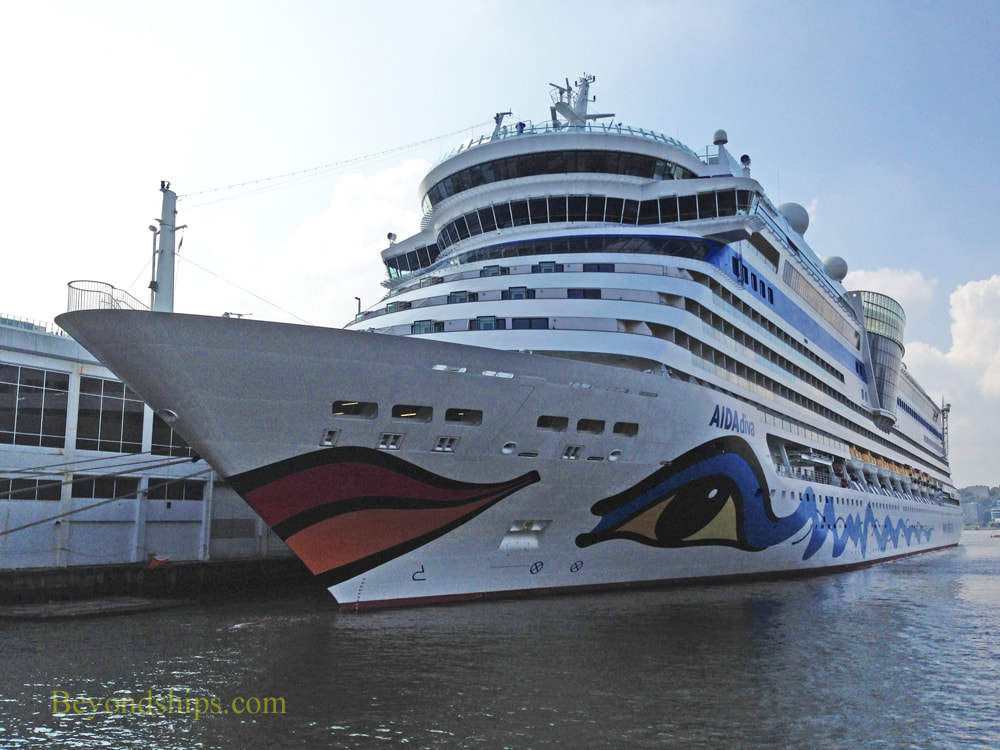 AIDAdiva cruise ship in New York