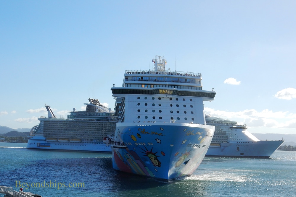 Cruise ships Norwegian Breakaway and Oasis of the Seas