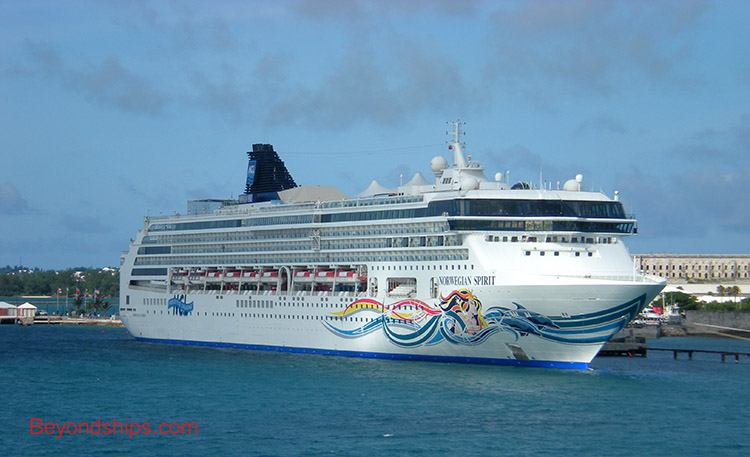 Cruise ship Norwegian Spirit in Bermuda