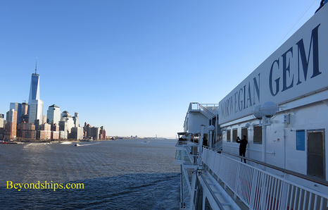 Norwegian Gem, cruise ship passing lower Manhattan 