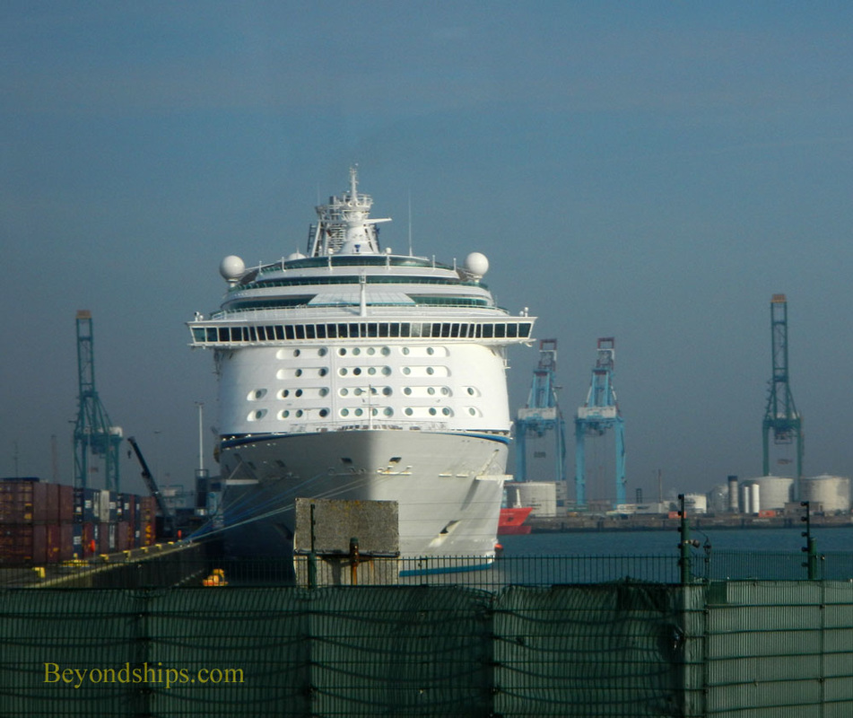 Cruise ship Adventure of the Seas in Zeebrugge