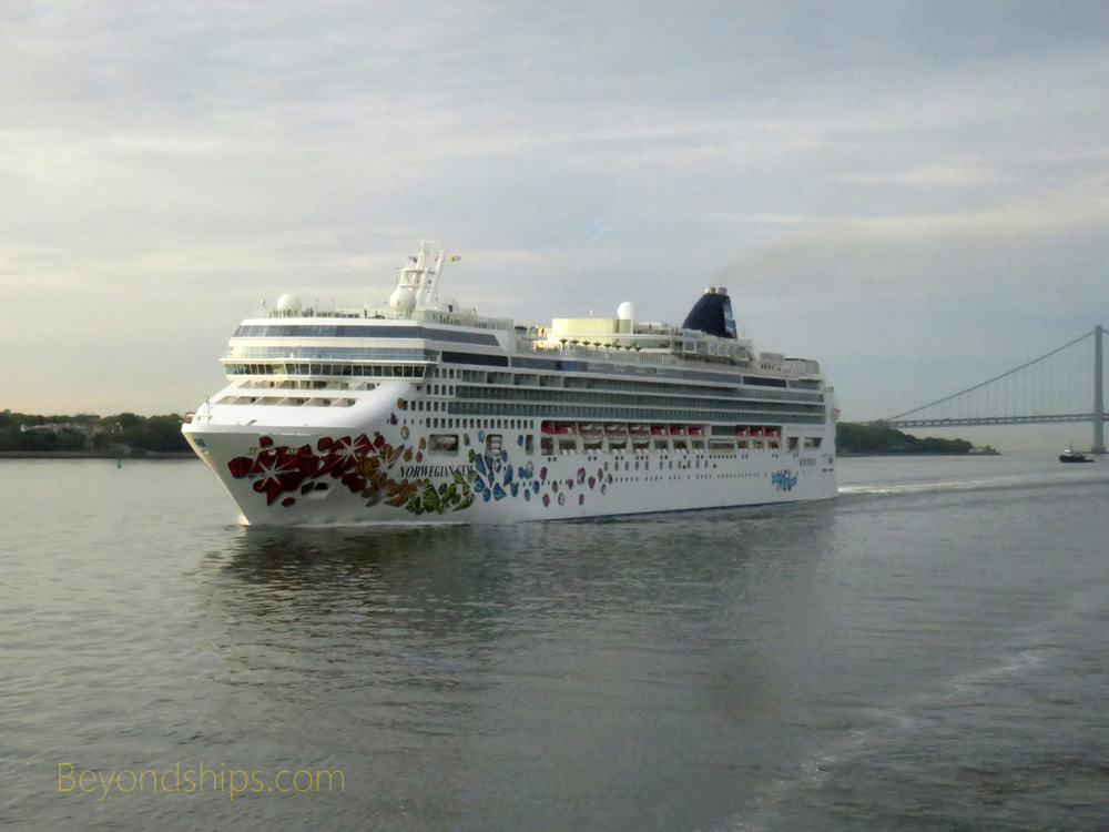 Norwegian Gem cruise ship