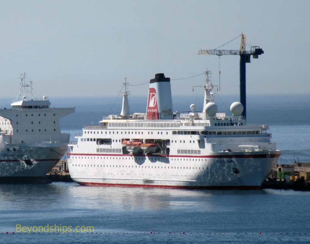 MS Deutschland cruise ship