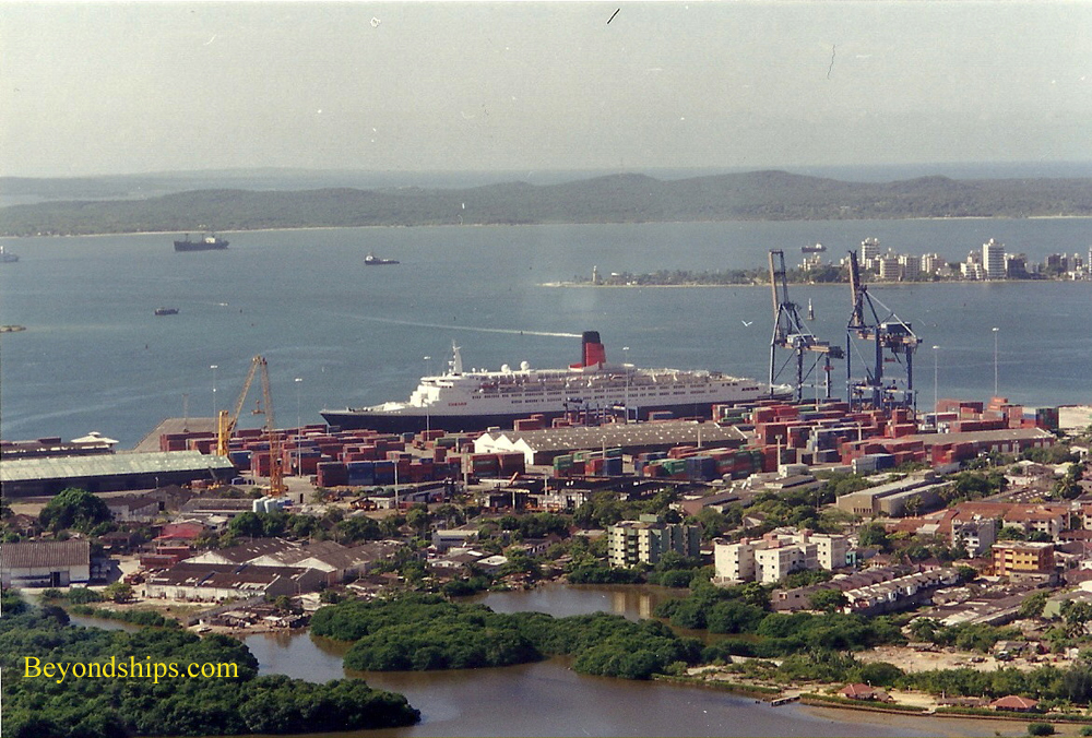 QE2, Queen Elizabeth 2, ocean liner, in Cartagena