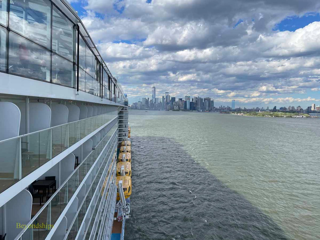 Cruise ship Anthem of the Seas leaving New York.