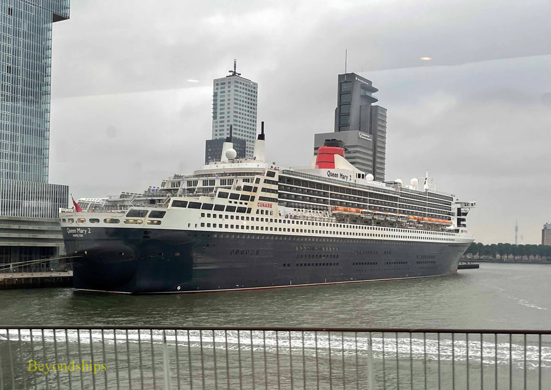 Queen Mary 2 ocean liner