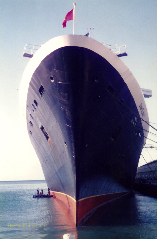 QE2, Queen Elizabeth 2, ocean liner