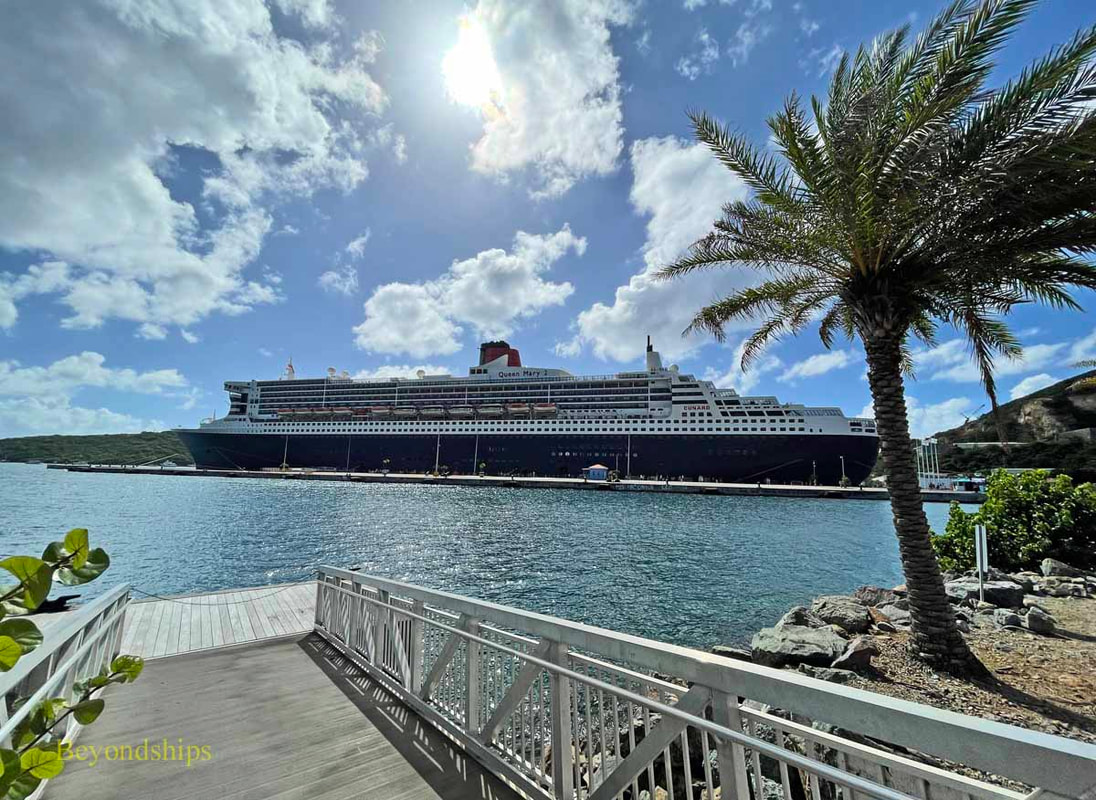 Queen Mary 2 in St. Thomas