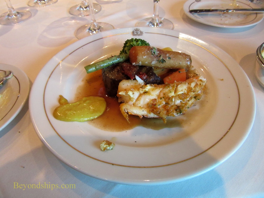 Main dining room dinner on Queen Mary 2