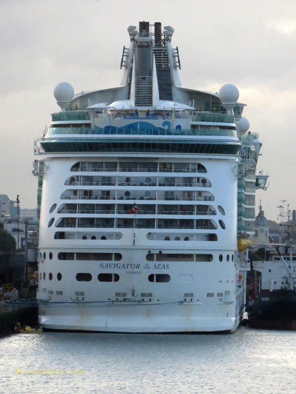 Cruise ship Navigator of the Seas