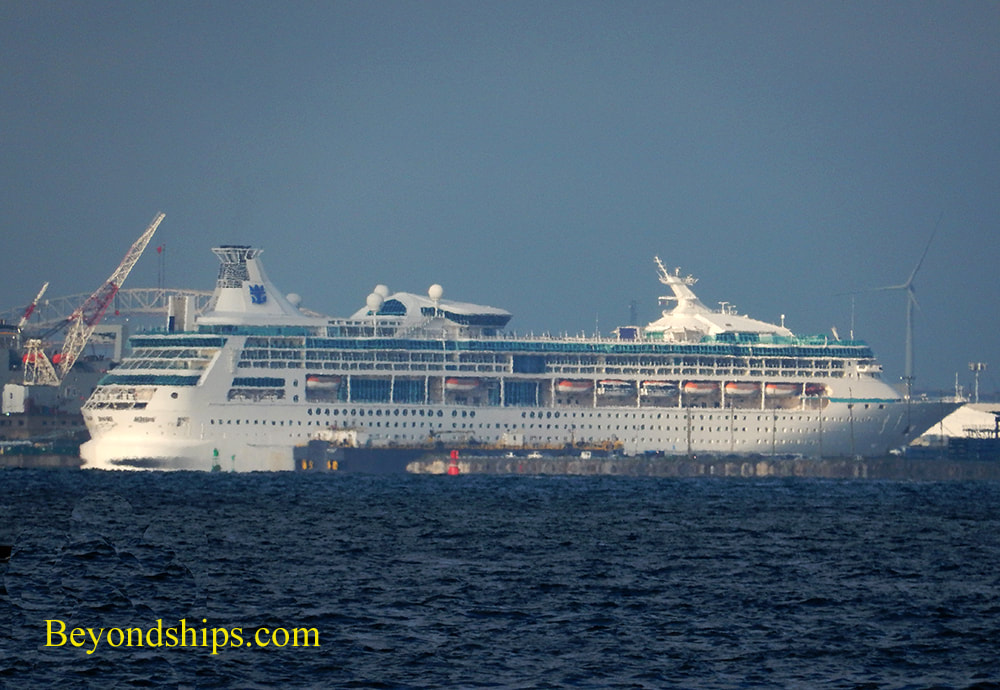 Cruise ship Vision of the Seas in New York harbor
