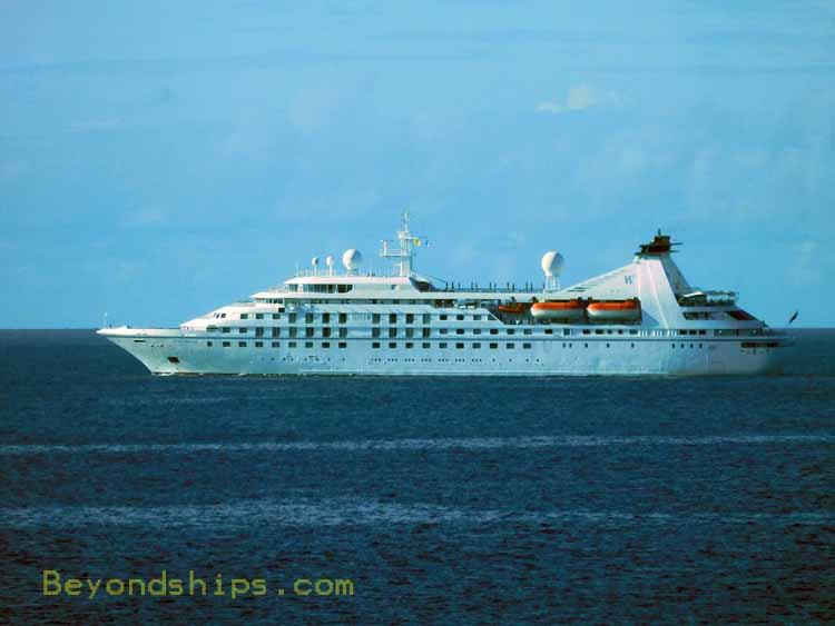 Cruise ship Sea Breeze